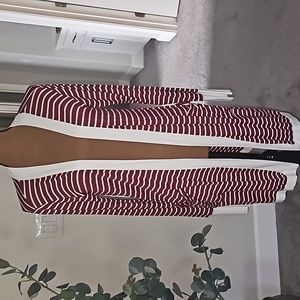 MAGIC FIT - burgundy striped cardigan size medium